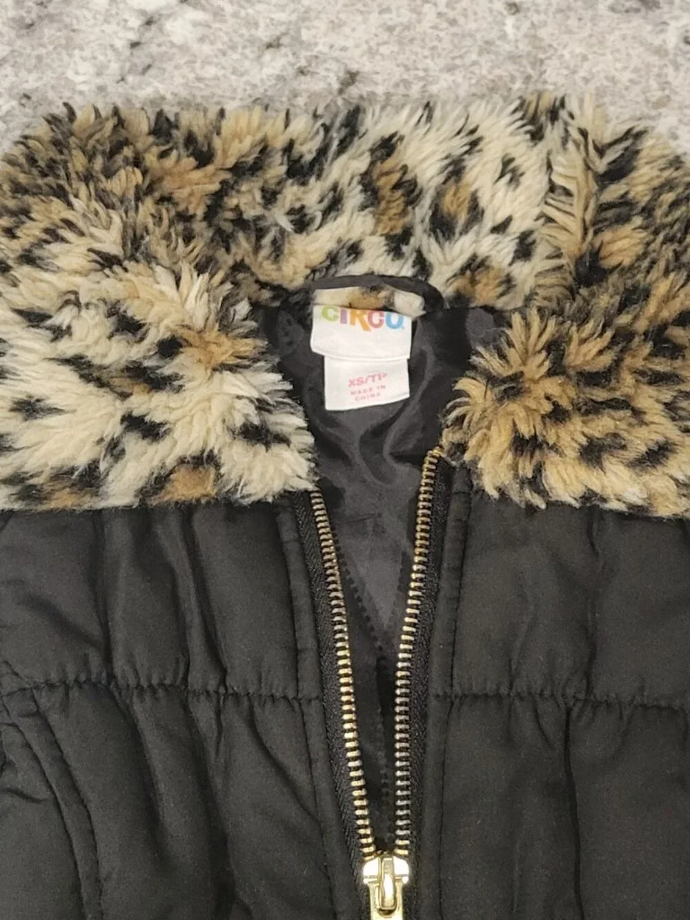 Circo Black Puffer Vest Faux Fur Leopard Collar Girls XS 4/5 Zip Jacket